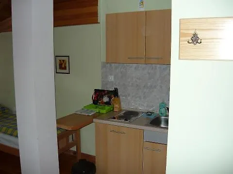 Avlijas * יהורינה