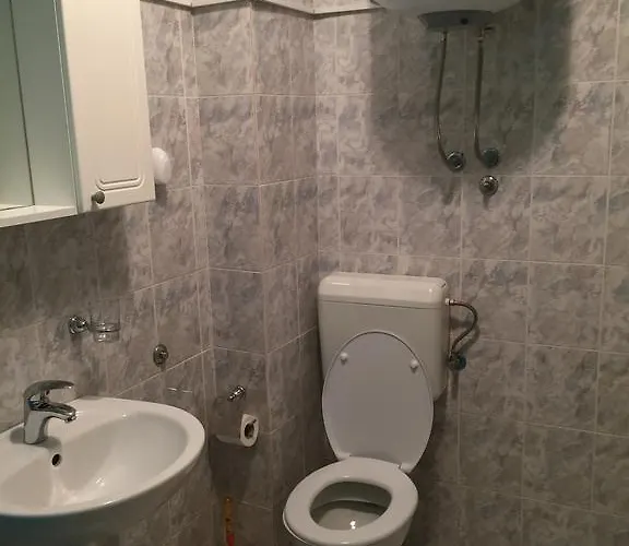 דירה Avlijas יהורינה